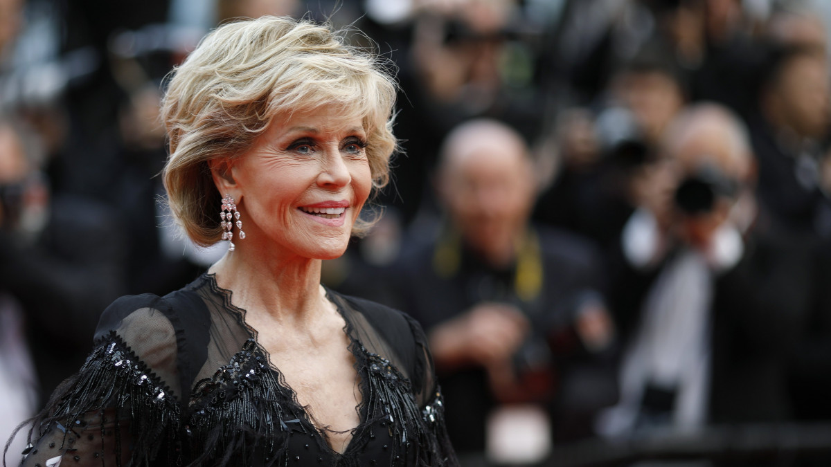 Cannes, 2018. május 14.Jane Fonda amerikai színésznő a Sink Or Swim (Le Grand Bain) című film vetítésére érkezik a 71. Cannes-i Nemzetközi Filmfesztiválon 2018. május 13-án. (MTI/EPA/Franck Robichon)