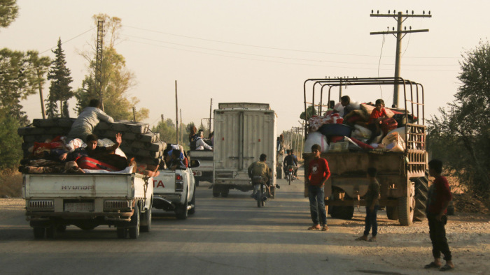 Emberek százezrei menekülnek a török offenzíva elől