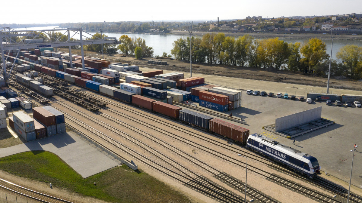 A METRANS csoport Budapestről Kínába tartó első konténervonata elindul a METRANS Konténer Kft. csepeli termináljából 2019. október 21-én.