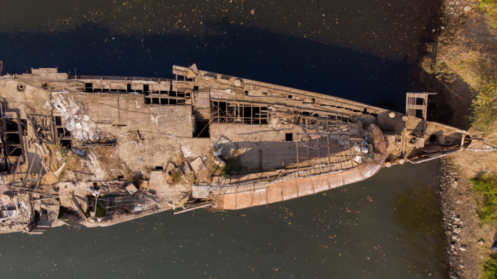 Drámai felvételek a Szegednél elsüllyedt, kiemelésre váró híres magyar hajóról