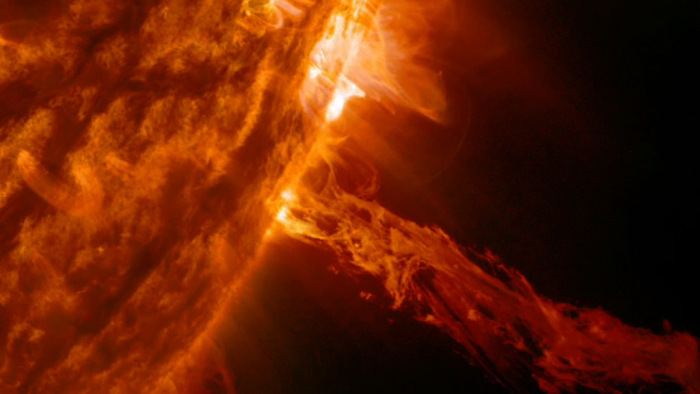 A Földön modellezték a Nap felszínén megfigyelhető anyagkilövelléseket