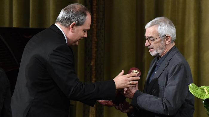Bodor Ádám és Czakó Gábor író nyerte el a Nemzet Művésze díjat