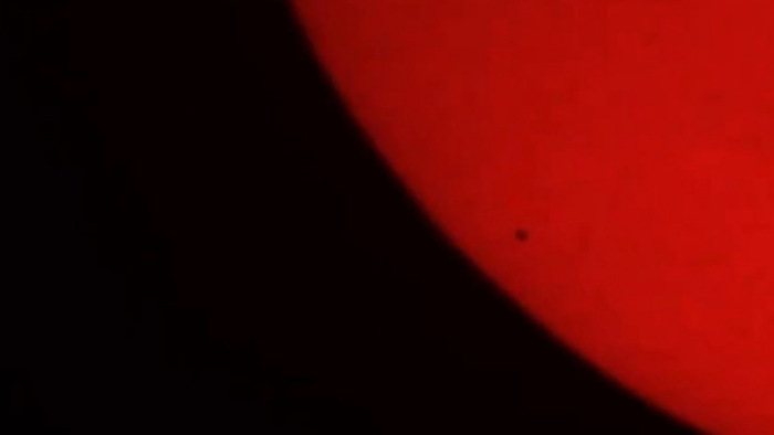 Így vonul át a Merkúr a Nap előtt - nézze élőben!