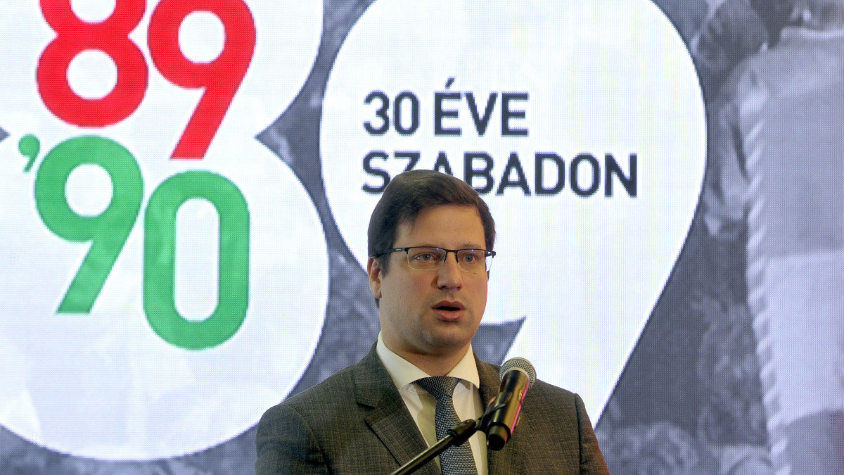 Gulyás Gergely, a Miniszterelnökséget vezető miniszter előadást tart A történelem, ami nem ért véget. Európa 30 évvel a kommunizmus bukása után címmel megrendezett, a XXI. Század Intézet nemzetközi konferenciáján a Terror Háza Múzeumban 2019. november 14-én.