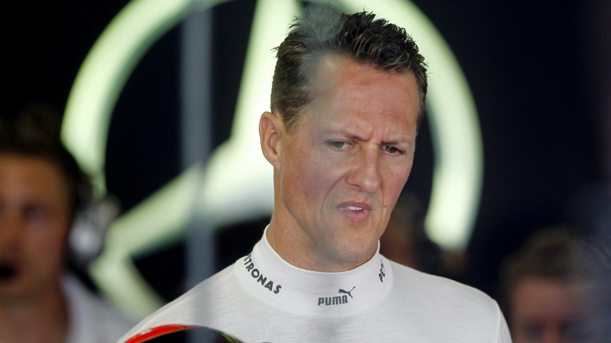 Szuzuka, 2012. október 5.Michael Schumacher, a Mercedes hétszeres világbajnok német versenyzője a Forma-1-es autós gyorsasági világbajnokság Japán Nagydíjának első szabadedzésén a szuzukai pályán 2012. október 5-én. A futamot október 7-én rendezik. (MTI/EPA/Diego Azubel)