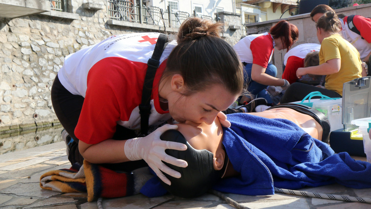 Résztvevők a Magyar Vöröskereszt 47. Országos Elsősegélynyújtó Versenyének döntőjében 2018. szeptember 8-án Miskolcon.