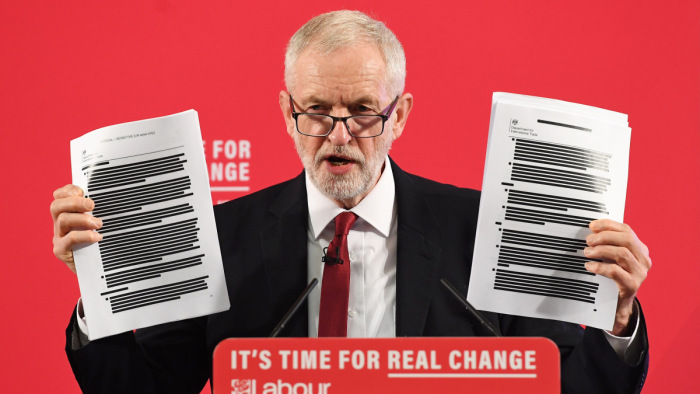 Felfüggesztették Jeremy Corbyn munkáspárti tagságát