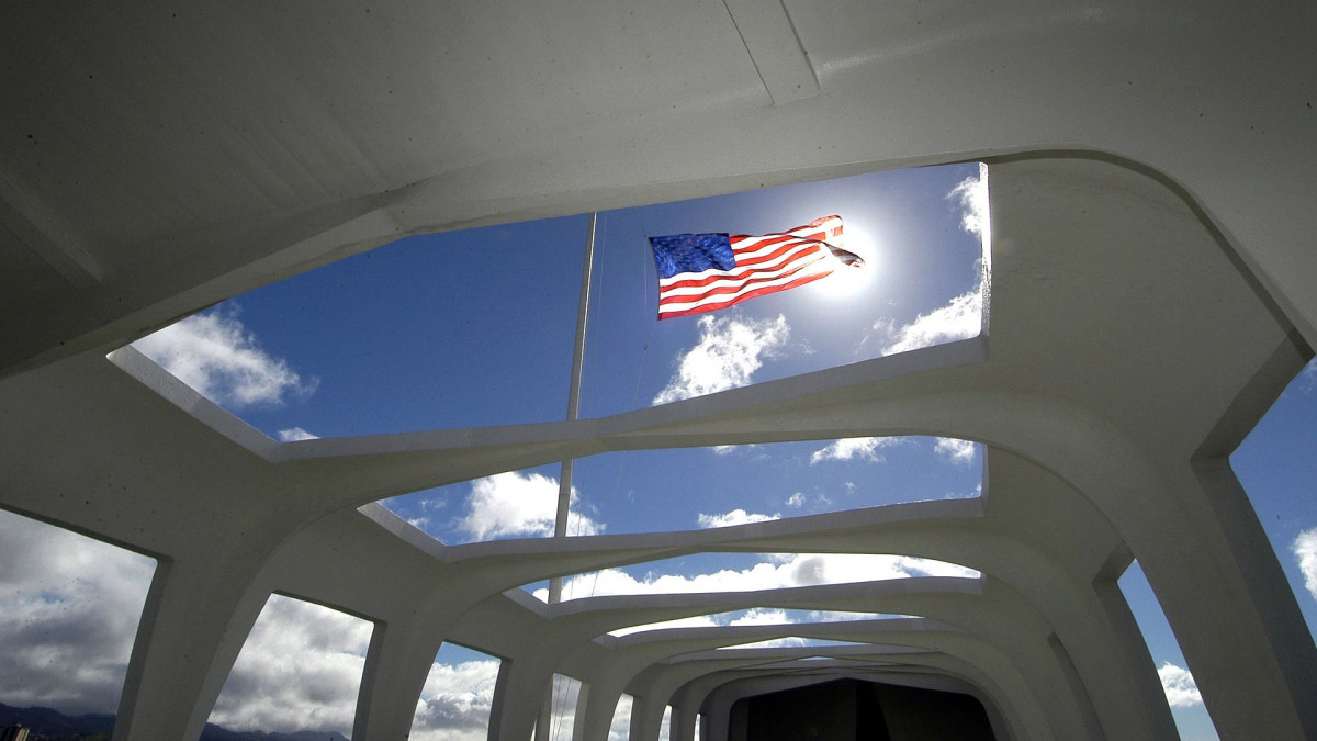 Halálos lövöldözés a Pearl Harbor-i támaszponton, néhány nappal az évforduló előtt