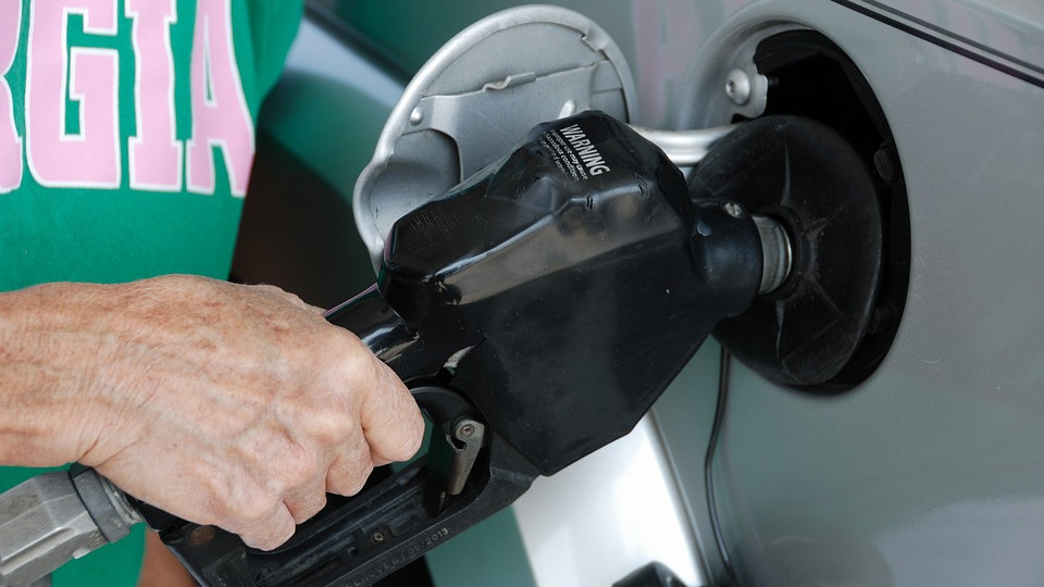 Jóval olcsóbb lehet az üzemanyag a jövő héttől