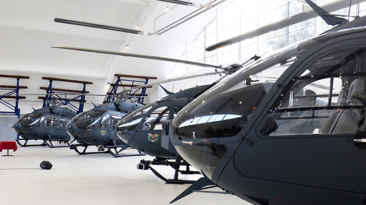 A Magyar Honvédség új beszerzésű Airbus H145M helikopterei az MH 86. Szolnok Helikopter Bázis hangárjában tartott átadáson 2019. december 13-án.