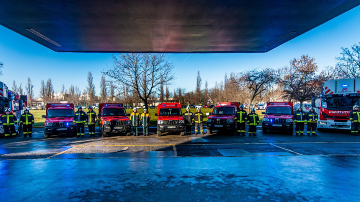 Rengeteg új járművet kaptak a tűzoltók és mentők