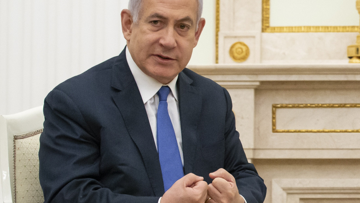 Benjámin Netanjahu izraeli miniszterelnök a Vlagyimir Putyin orosz elnökkel folytatott tárgyalásai közben a moszkvai Kremlben 2019. április 4-én.