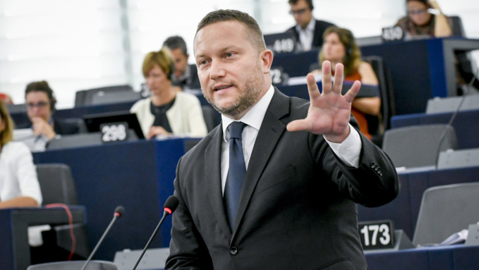 Ujhelyi István: ha kell, az MSZP hátra fog lépni 2022-ben