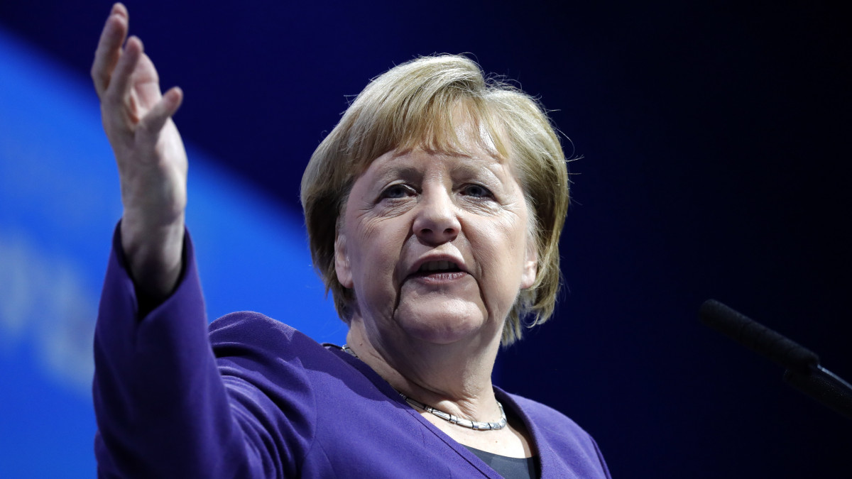 Angela Merkel német kancellár felszólal az Európai Néppárt (EPP) kétnapos tisztújító kongresszusán Zágrábban 2019. november 20-án.