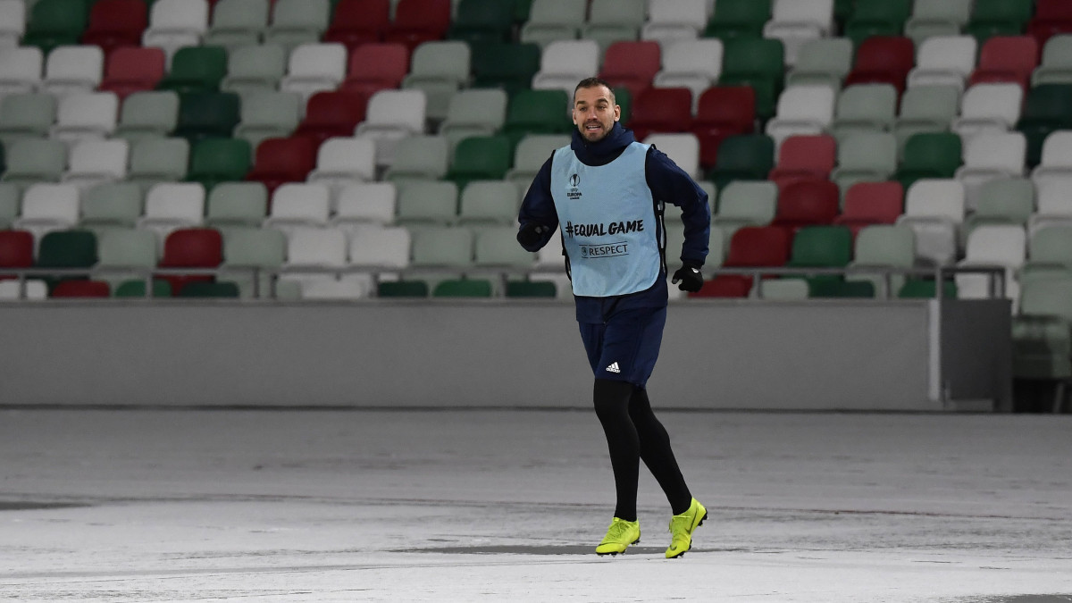 Juhász Roland, a Vidi FC labdarúgócsapatának játékosa a fehérorosz BATE Boriszov elleni Európa-liga-mérkőzés előtti napon tartott edzésen Minszkben 2018. november 28-án.