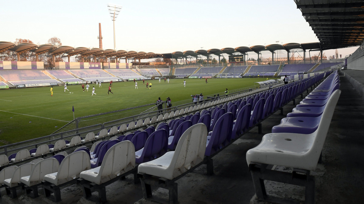 A labdarúgó OTP Bank Liga 16. fordulójában zárt kapuk mellett játszott Újpest FC - Budapest Honvéd mérkőzés a Szusza Ferenc Stadionban, 2017. november 18-án.