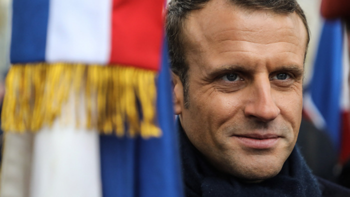 Két nagy esélyes is elbukott az Emmanuel Macron elleni harcba indulva