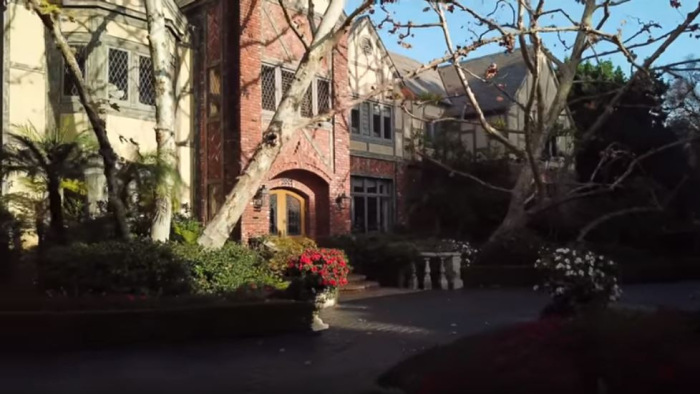 A világ leggazdagabb embere megvette Kalifornia legdrágább házát, így néz ki - videó