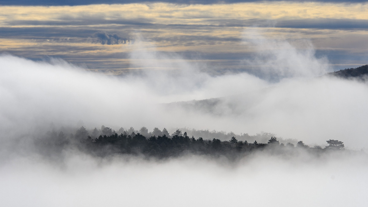Talaj menti köd Mátrafüredről fotózva 2019. november 14-én.