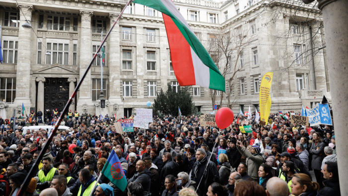 Szabad bíróság! Szabad Gyöngyöspata! - tüntetés Budapesten