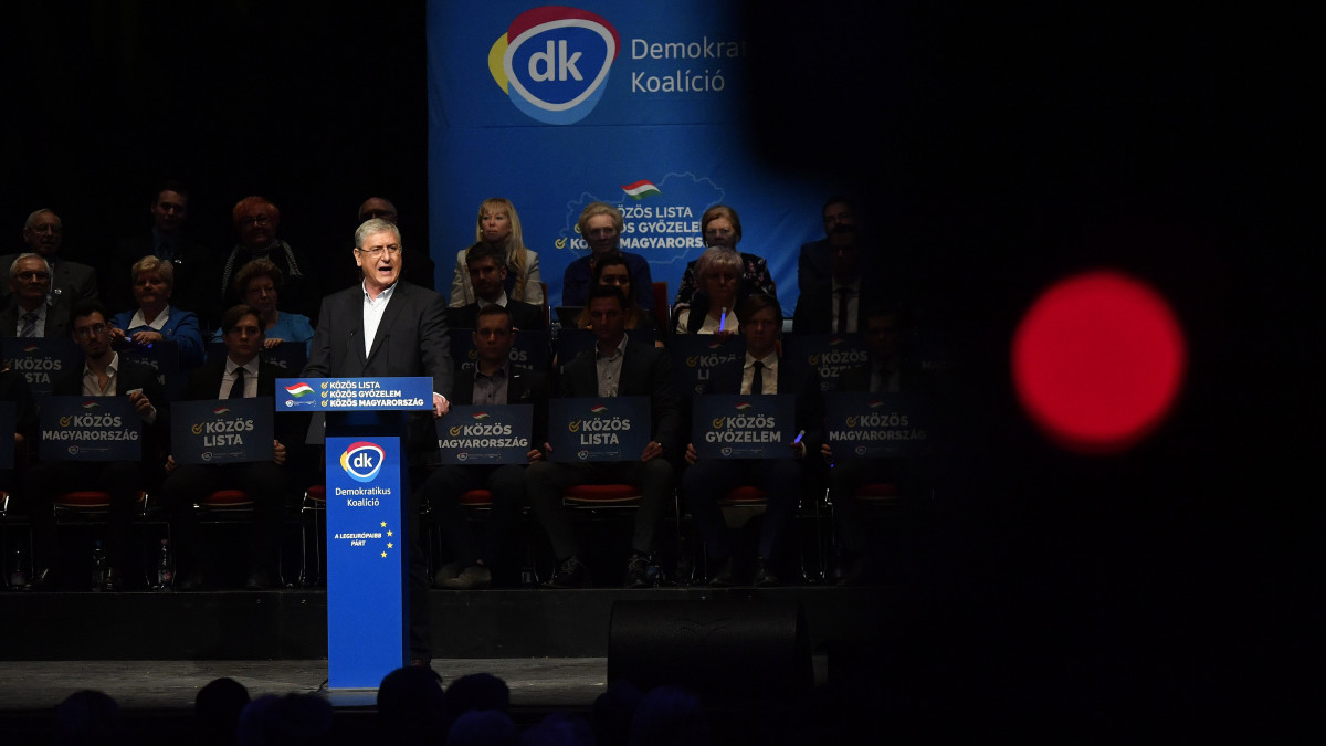 Gyurcsány Ferenc, a párt elnöke, volt miniszterelnök beszédet mond a Demokratikus Koalíció (DK) X. tisztújító kongresszusán a Budapest Kongresszusi Központban 2020. március 1-jén.