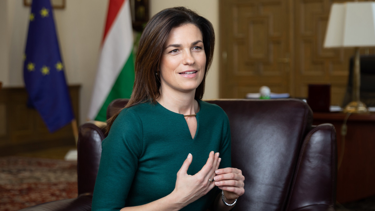 Varga Judit igazságügyi miniszter a minisztériumi dolgozószobájában Budapesten 2020. február 27-én.