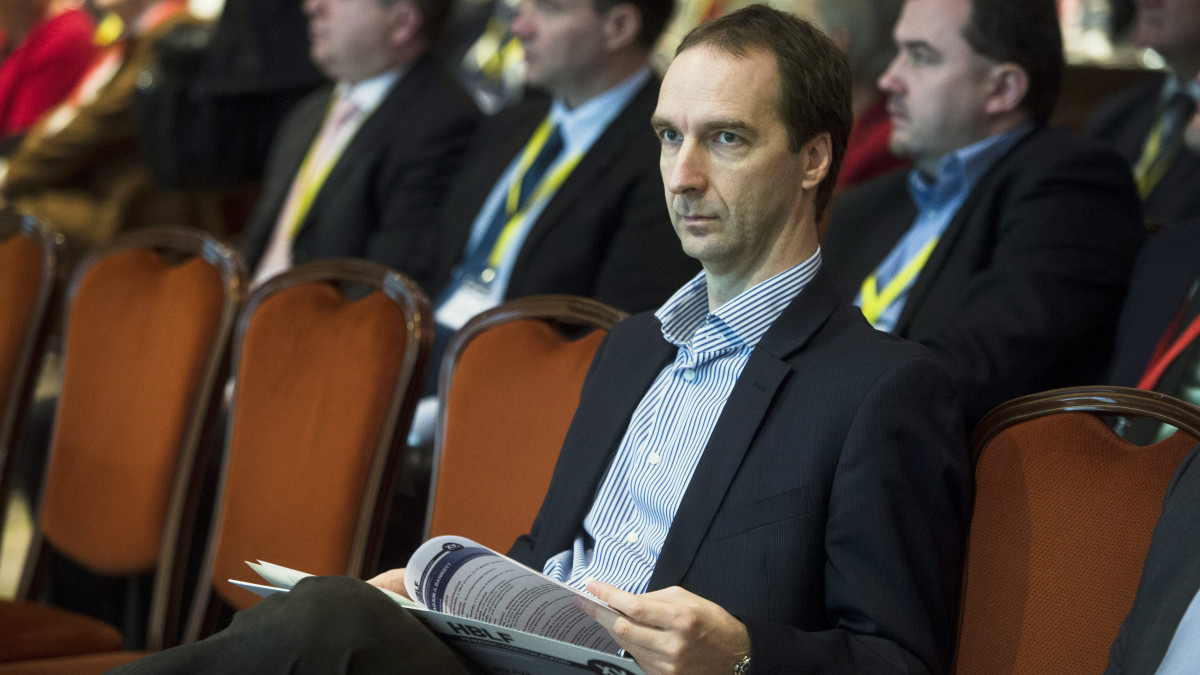 Oszkó Péter volt pénzügyminiszter a Hungarian Business Leaders Forum (HBLF) XV. Pénzügyi Csúcstalálkozó című konferenciáján az InterContinental Budapest szállodában 2014. november 21-én.