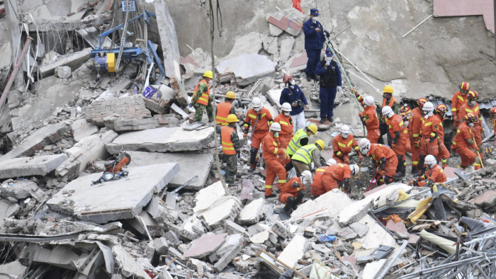 Valóságos csoda történt az összeomlott karantén-hotel romjainál