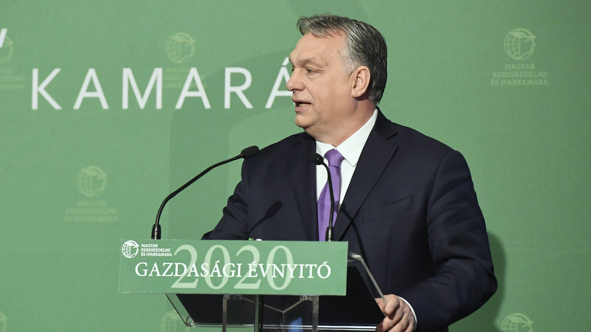 Orbán Viktor miniszterelnök beszédet mond a Magyar Kereskedelmi és Iparkamara (MKIK) gazdasági évnyitóján az Intercontinental Budapest szállóban 2020. március 10-én.