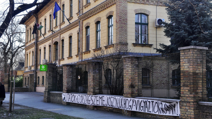Kiutasítottak Magyarországról 13 iráni egyetemistát