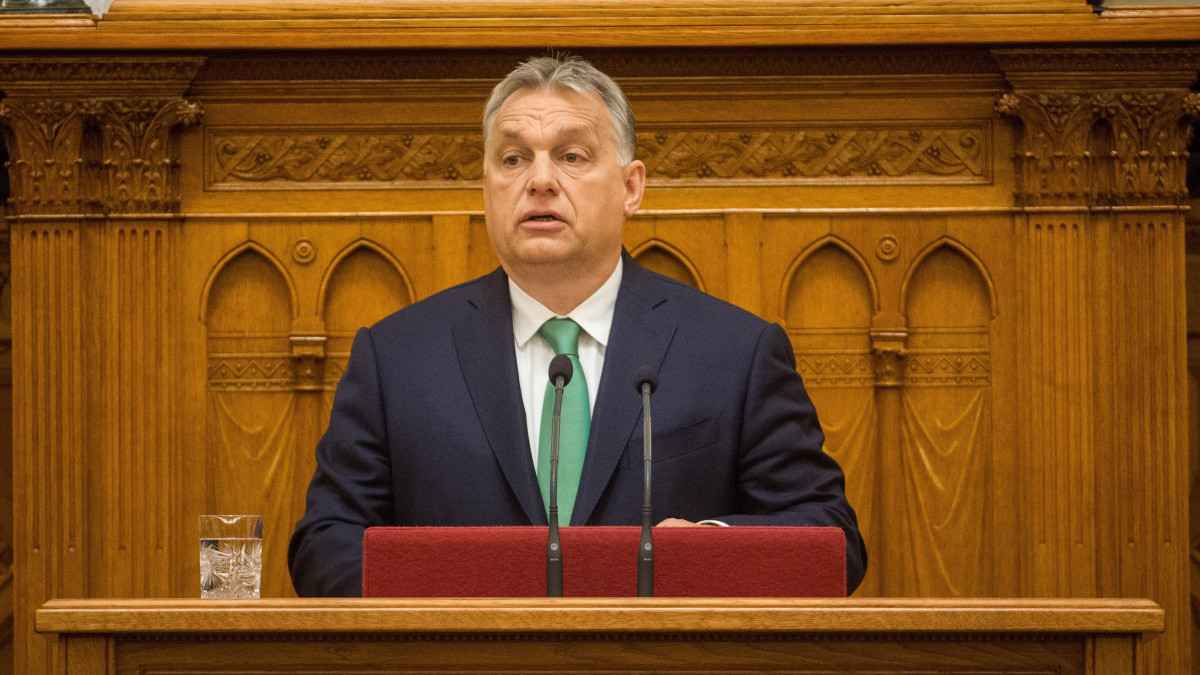Orbán Viktor miniszterelnök beszédet mond napirend előtt az Országgyűlés plenáris ülésén 2019. május 27-én.