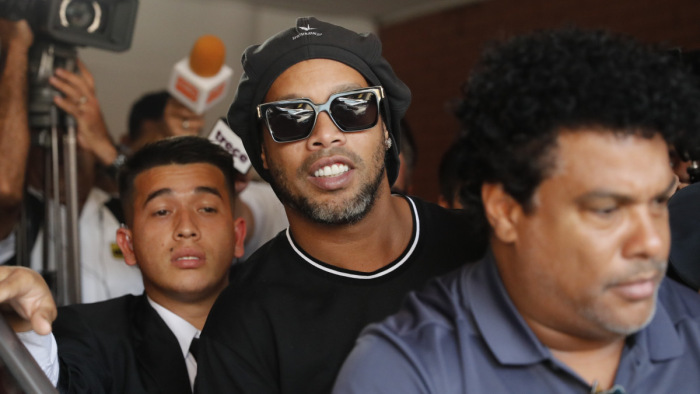 Ronaldinho különleges helyen ünnepli 40. születésnapját