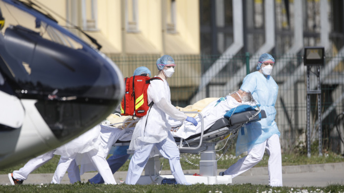 Vizsgálatot indított a koronavírus-krízis kezelése miatt a párizsi ügyészség