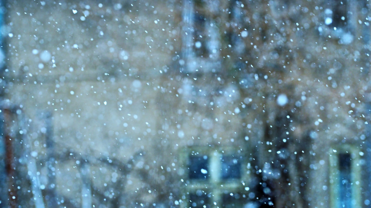 Eső és hó gyújtja meg a második adventi gyertyát - videó