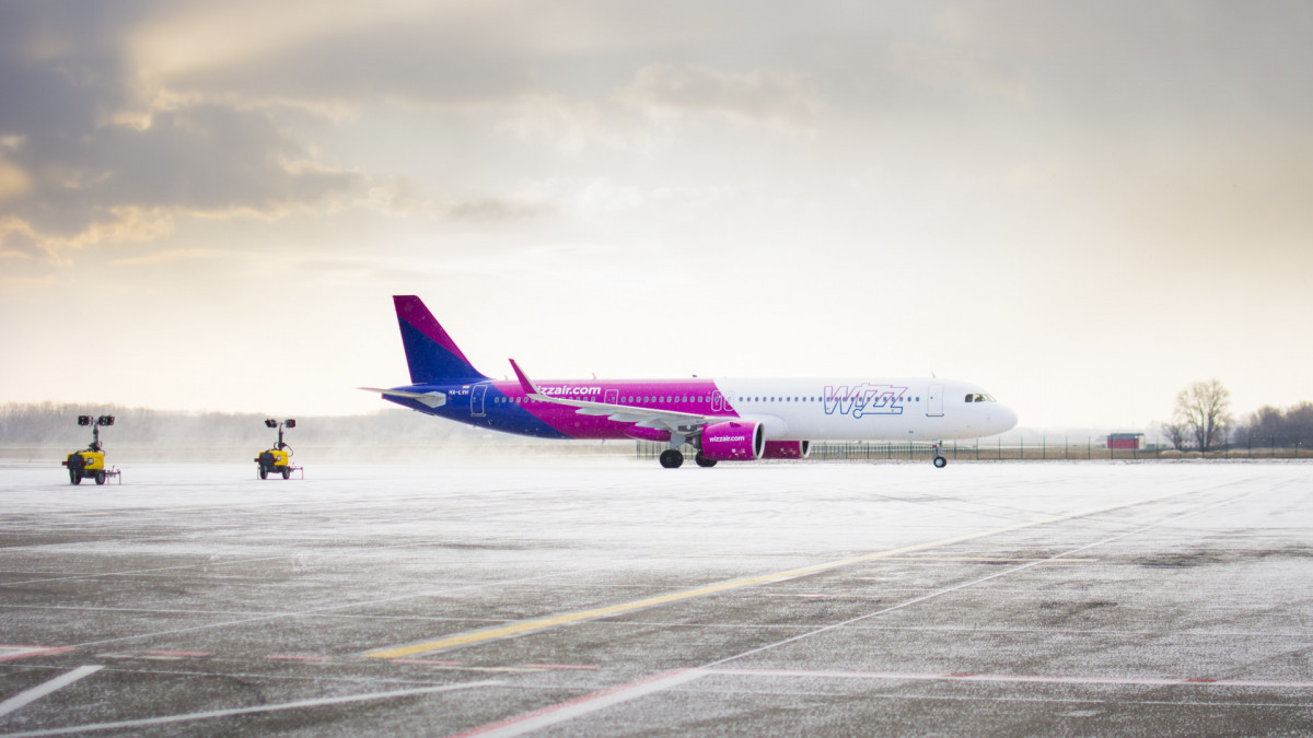 A Wizz Air gépe szállította az első egészségügyi felszereléscsomagot Sanghajból. Március 23-án szálltak le Budapesten.