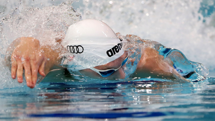 Különös ok miatt fenyegeti „évtizedes visszaesés” a magyar úszósportot