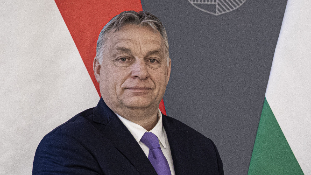 A Miniszterelnöki Sajtóiroda által közreadott képen Orbán Viktor miniszterelnök (b) hivatalában, a Karmelita kolostorban fogadja Kondor Péter evangélikus püspököt 2020. március 10-én.
