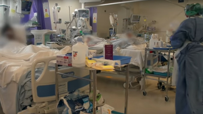 Sokkoló videó készült egy londoni kórház intenzív osztályán
