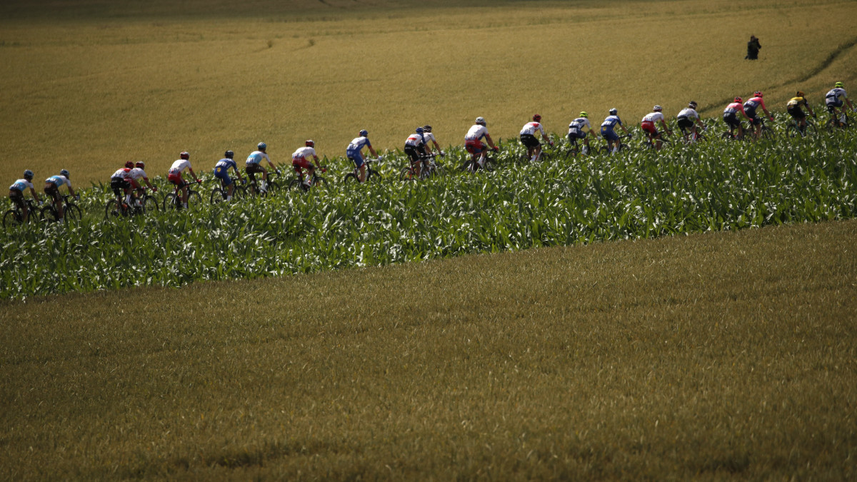 A 106. Tour de France profi országúti kerékpáros körverseny harmadik, a belgiumi Binche és a franciaországi Epernay közötti 215 kilométeres szakasza 2019. július 8-án.