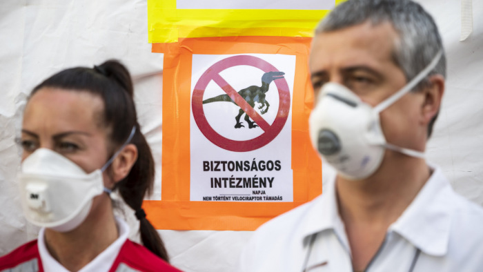 Gyorsít a koronavírus Magyarországon, a tömeges fertőzések szakaszát éri el lassan - a nap hírei