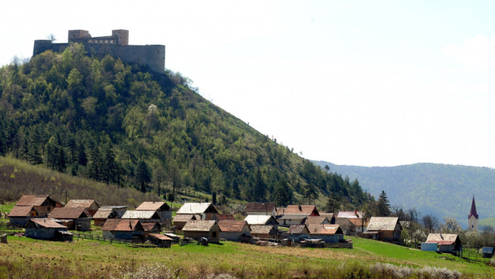 A telepről konténervárosba költöztetik a fertőzött romákat Kelet-Szlovákiában