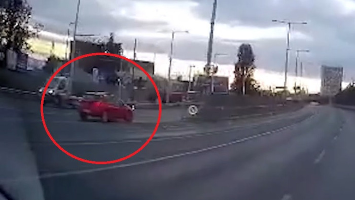 Ez a bravúr: az M3-as bevezetőjén szemben a forgalommal – videó