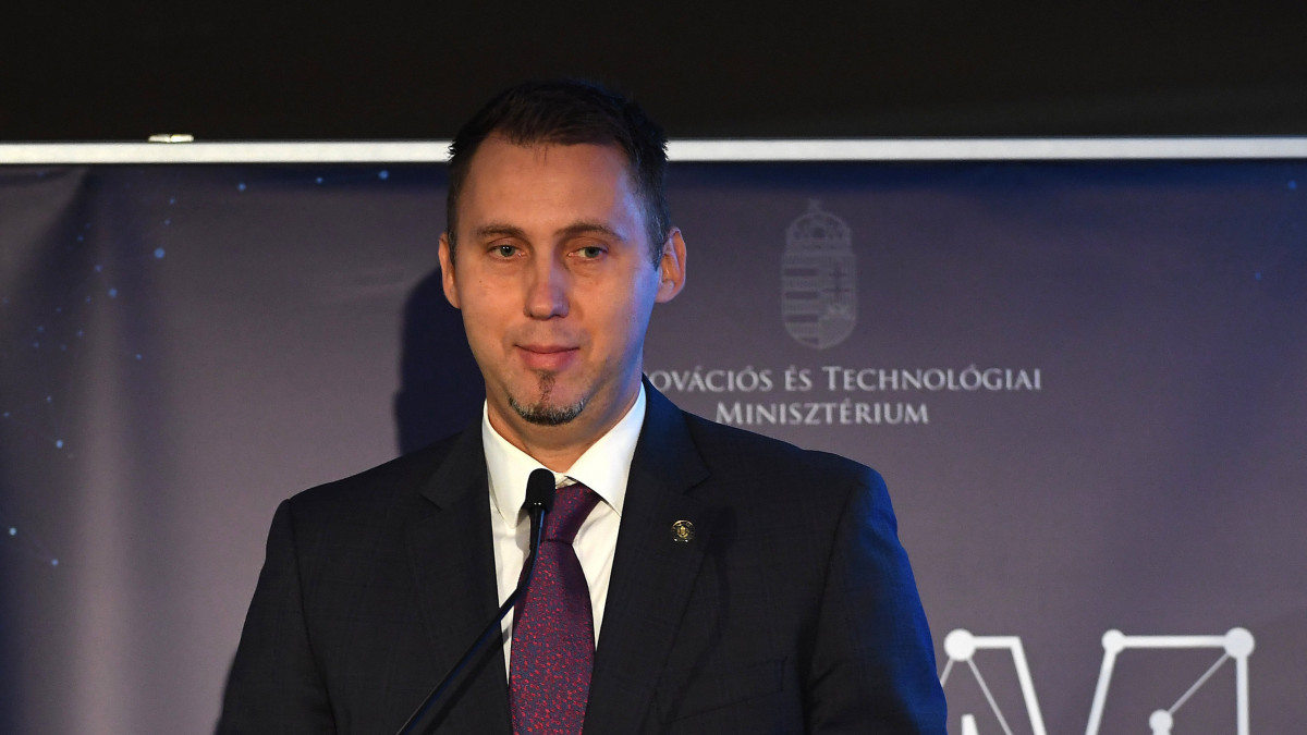 Virág Barnabás, a Magyar Nemzeti Bank ügyvezető igazgatója előadást tart a KKV Stratégia Konferencián a budapesti Hotel Corinthiában 2019. november 5-én.