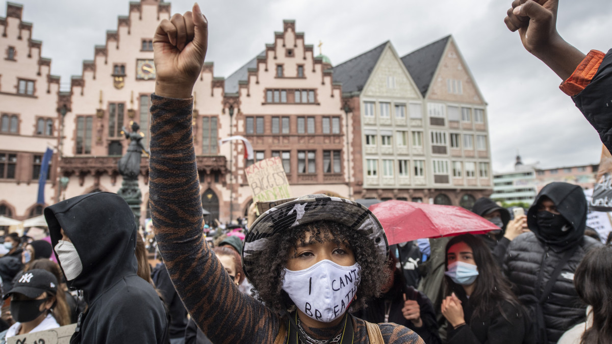 Furcsa ellentmondásokat szültek az elmúlt hetek tüntetései Németországban