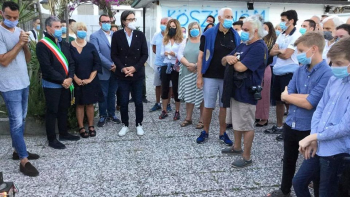 Gyertyagyújtást szerveztek Olaszországban Benedek Tibor tiszteletére