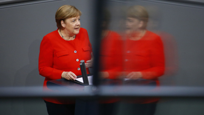 Lejtmenetben a CDU: egyre többen Merkel felelősségét firtatják