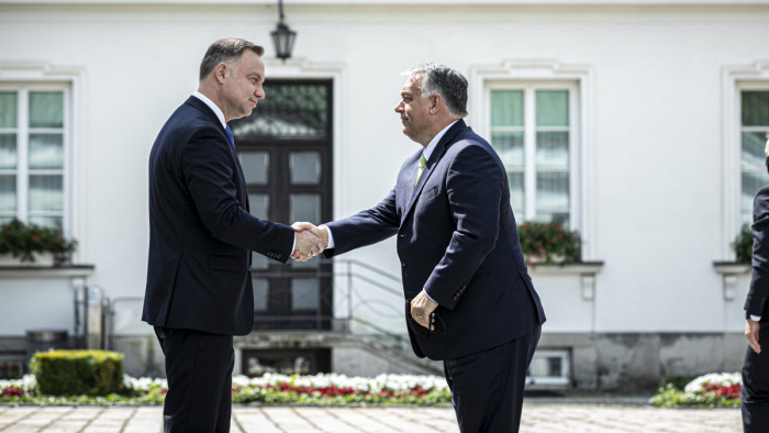 Egyetlen szóval reagált Orbán Viktor a lengyel elnökválasztás eredményére