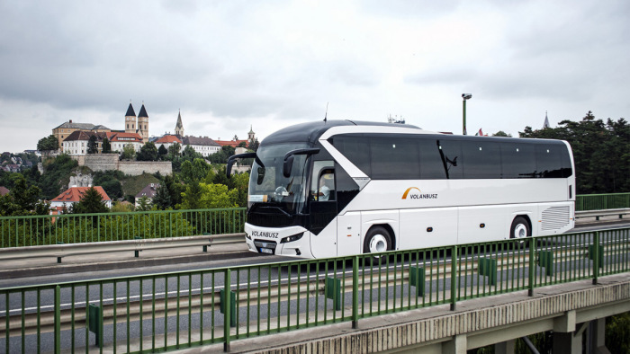 Új buszokat vett a Volánbusz, ezeken a járatokon lehet utazni velük