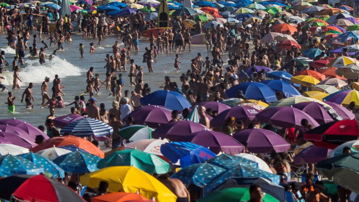 Kitalálták, hogyan lehetne veszélytelenül strandolni a Copacabanán