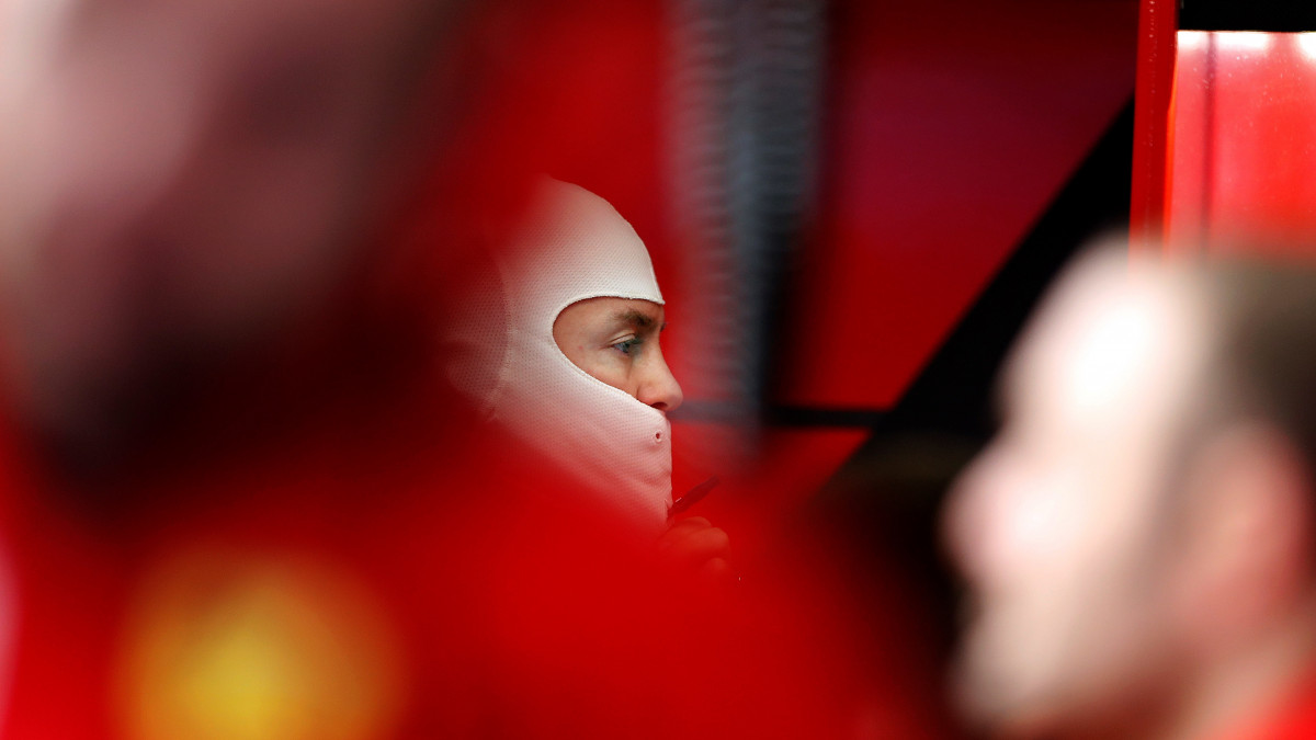 Sebastian Vettel, a Ferrari német versenyzője a Barcelona melletti montmelói pályán tartott tesztelés közben 2020. február 21-én. A Forma-1-es autós gyorsasági világbajnokság szezonnyitó nagydíját március 15-én rendezik Melbourne-ben.
